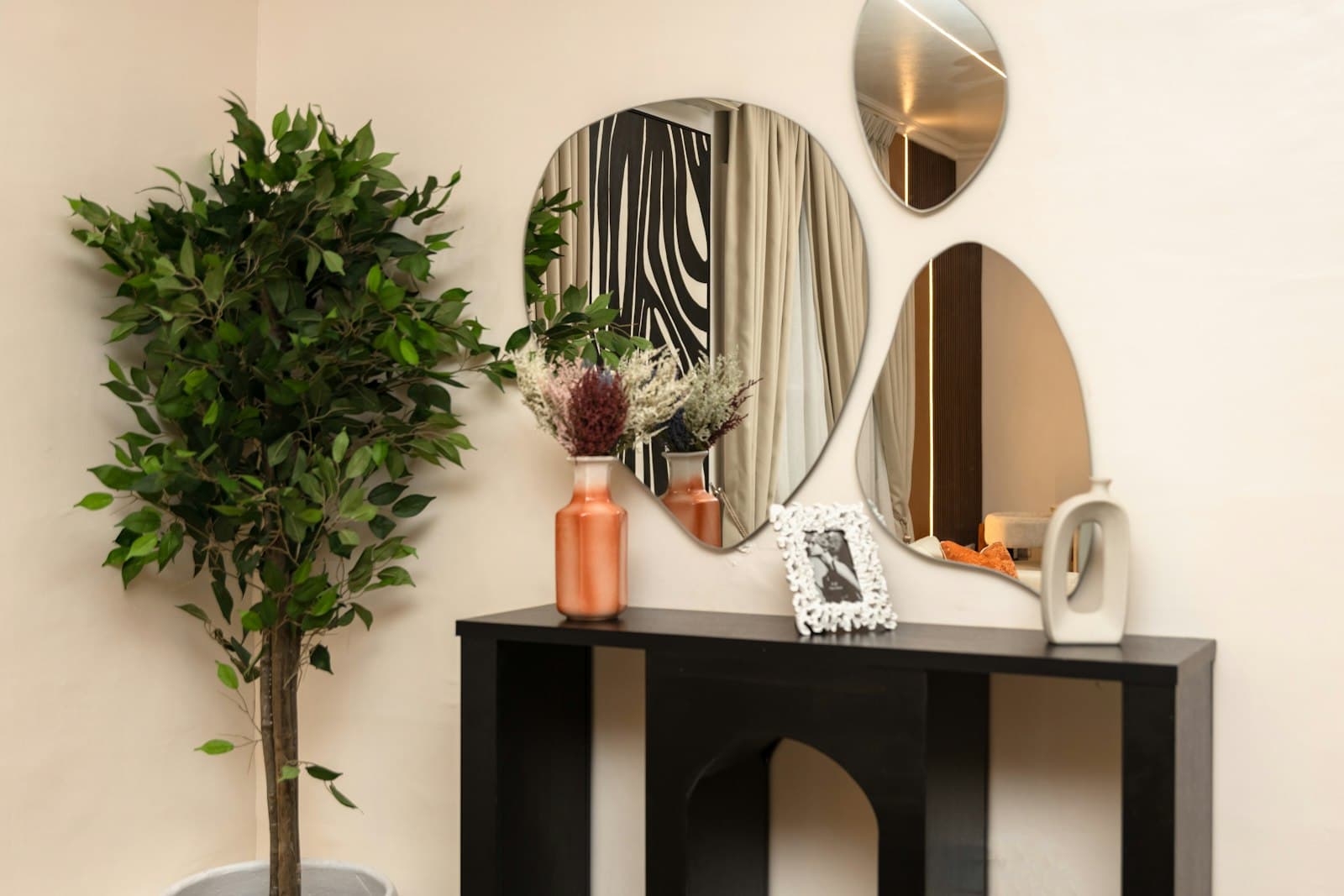 Aisle / Console Tables