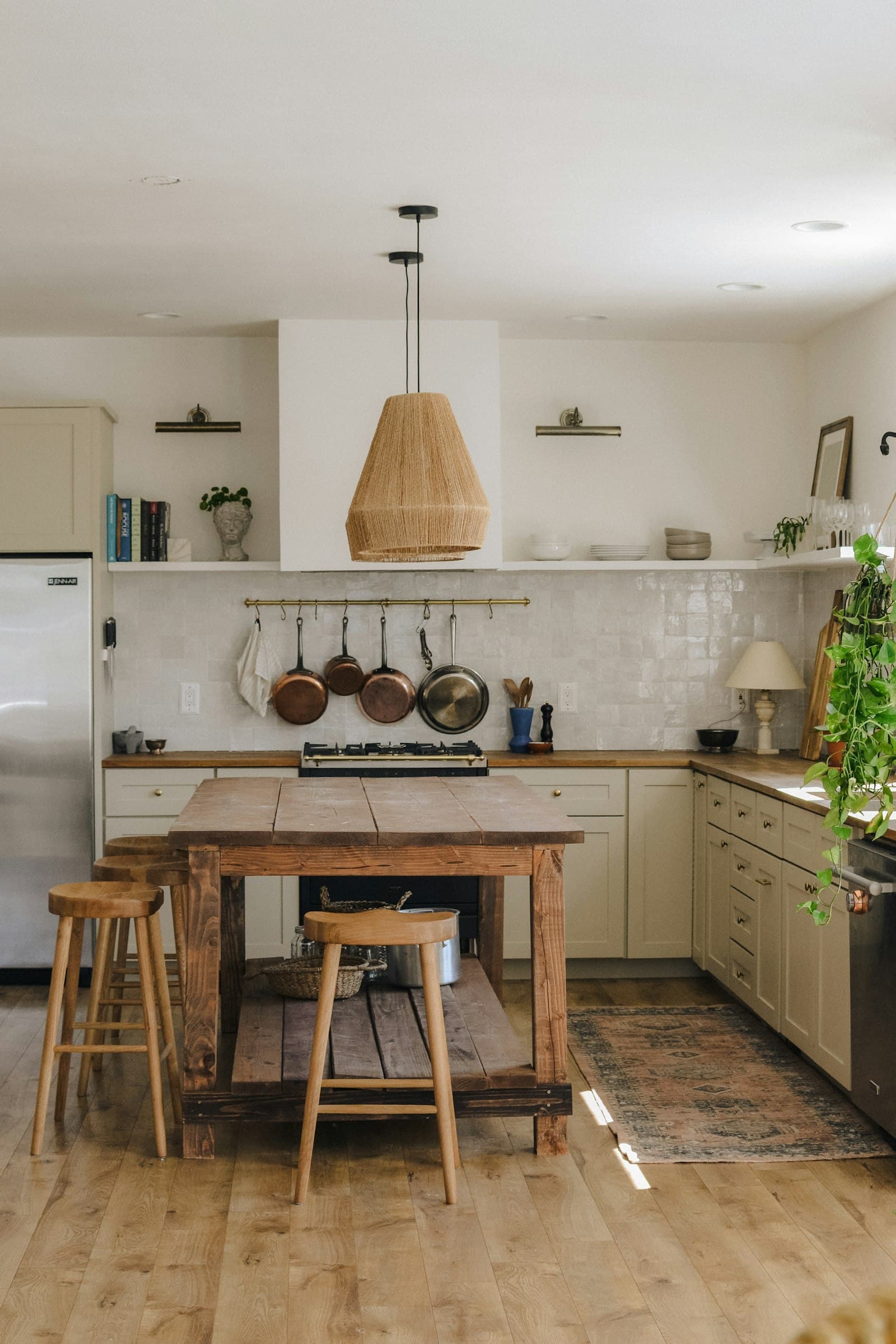 Kitchen Islands & Sideboards